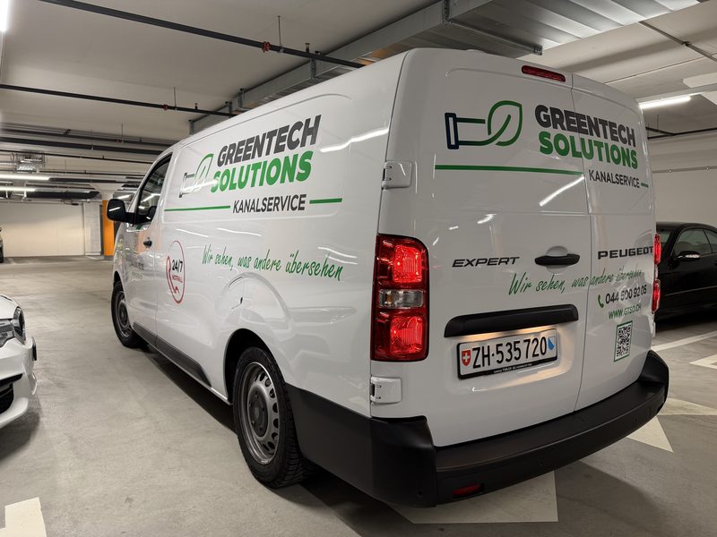 Greentech Fahrzeug Heckansicht — Wir sehen, was andere übersehen